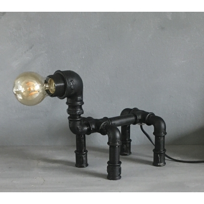 Steampunk tafellamp hond. Steampunk tafellamp hond.